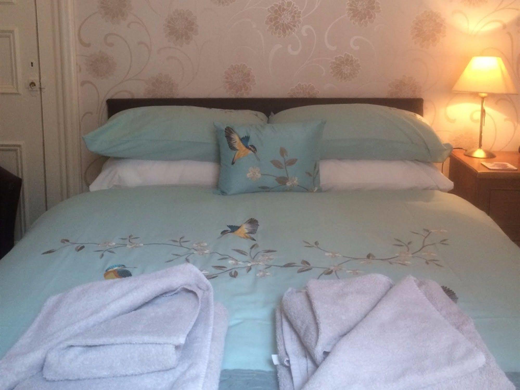 Glenora Guest House Whitby Ngoại thất bức ảnh