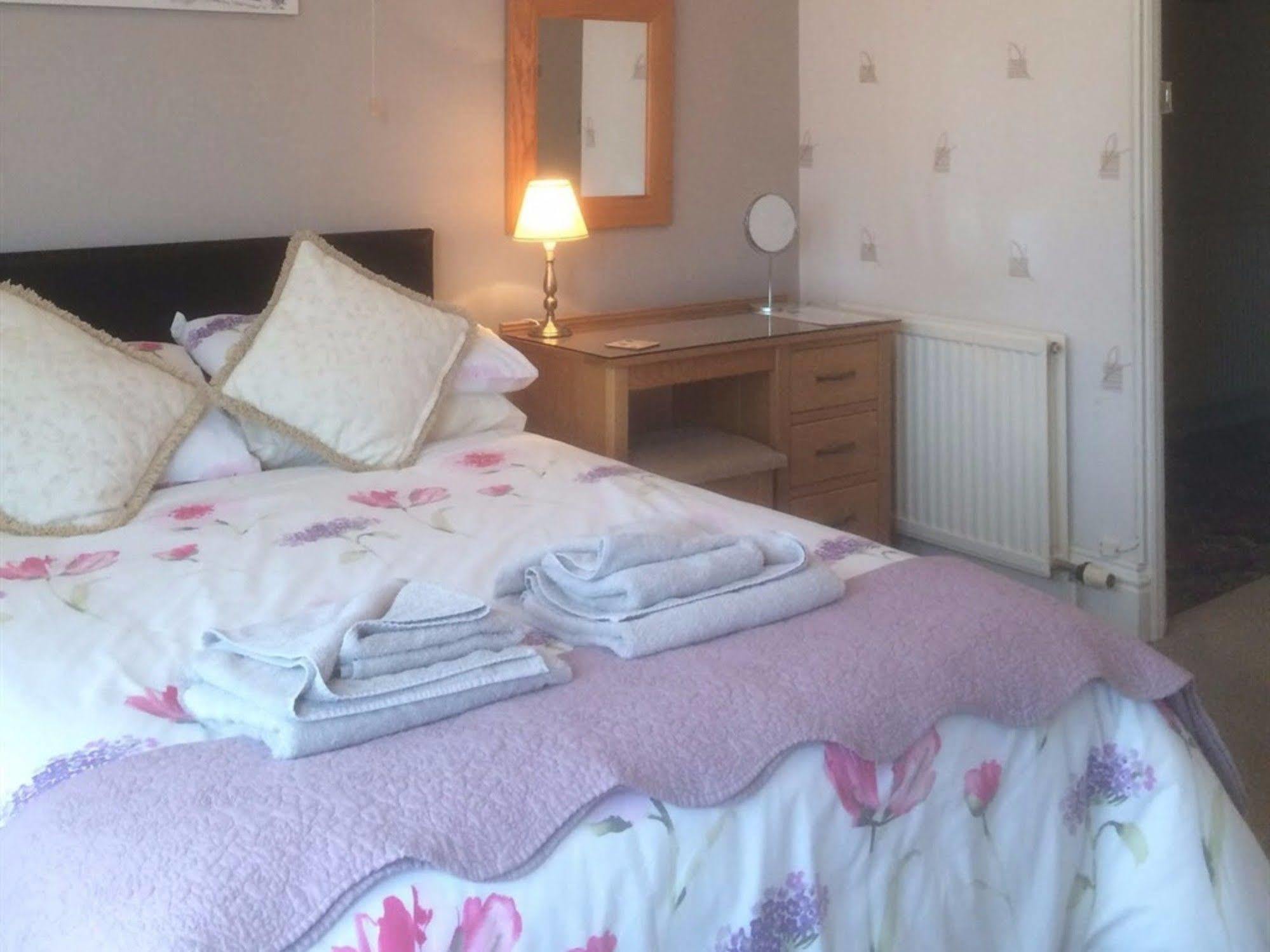 Glenora Guest House Whitby Ngoại thất bức ảnh