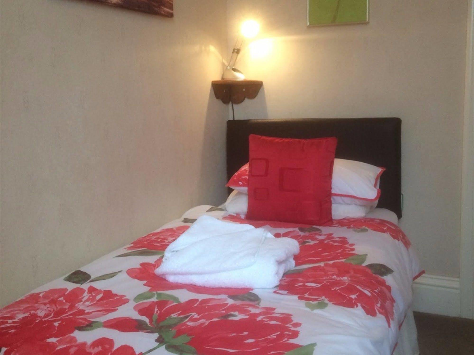 Glenora Guest House Whitby Ngoại thất bức ảnh