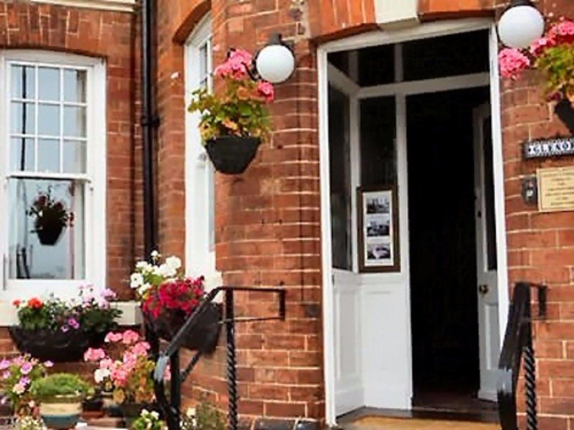 Glenora Guest House Whitby Ngoại thất bức ảnh
